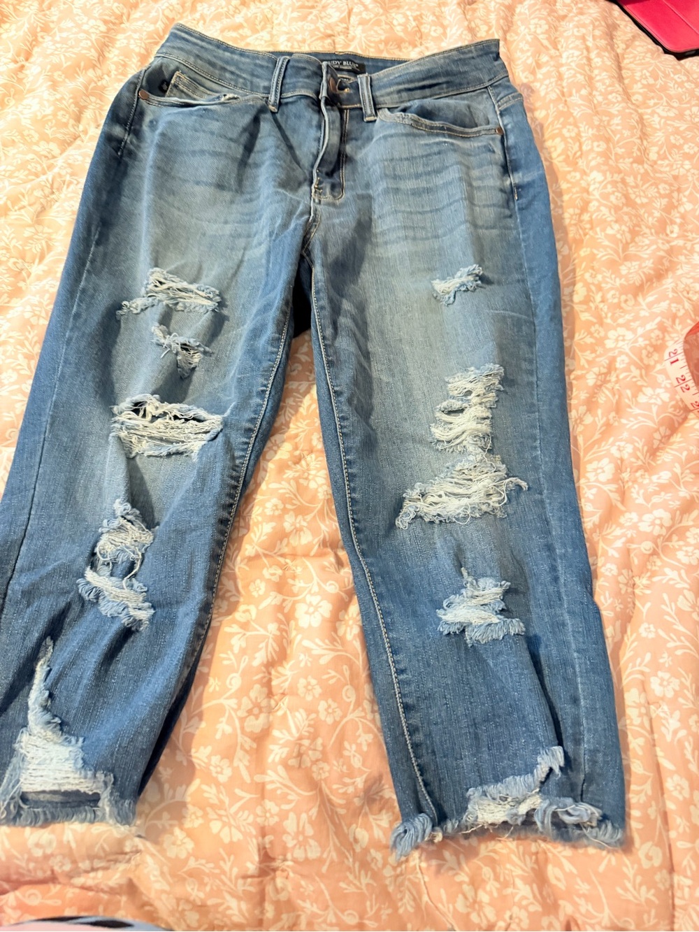 Judy Blue Distressed Light Blue Cropped Jeans